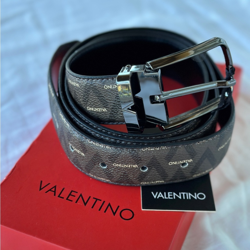 AUTHENTIC VALENTINO BRAND NEW BELT